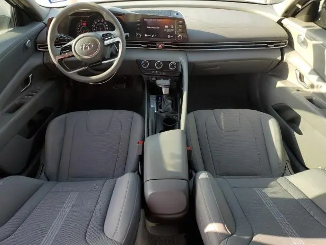 2022 HYUNDAI ELANTRA SE