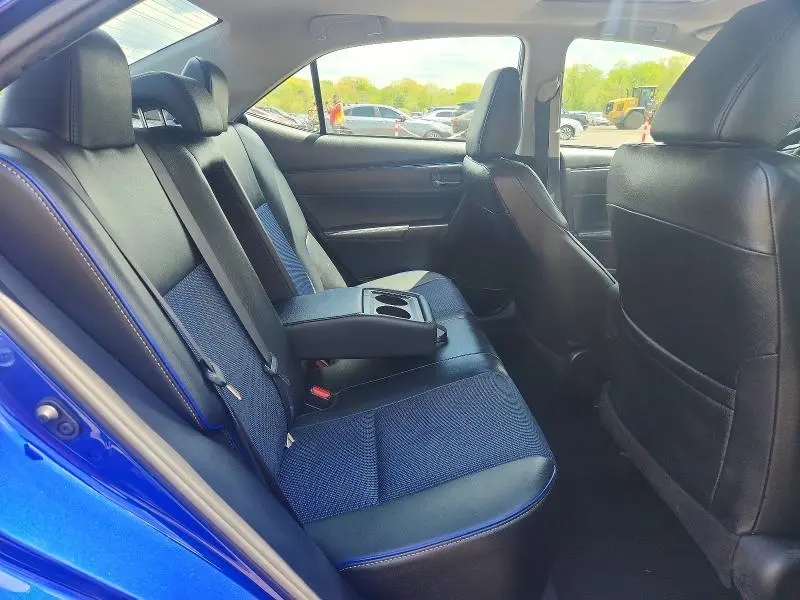 2017 TOYOTA COROLLA SE  
