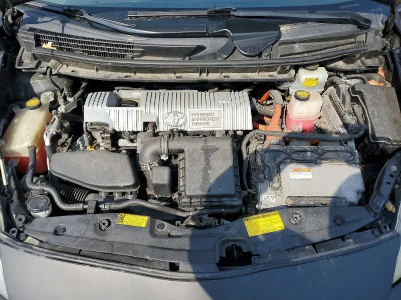 2010 TOYOTA PRIUS III  