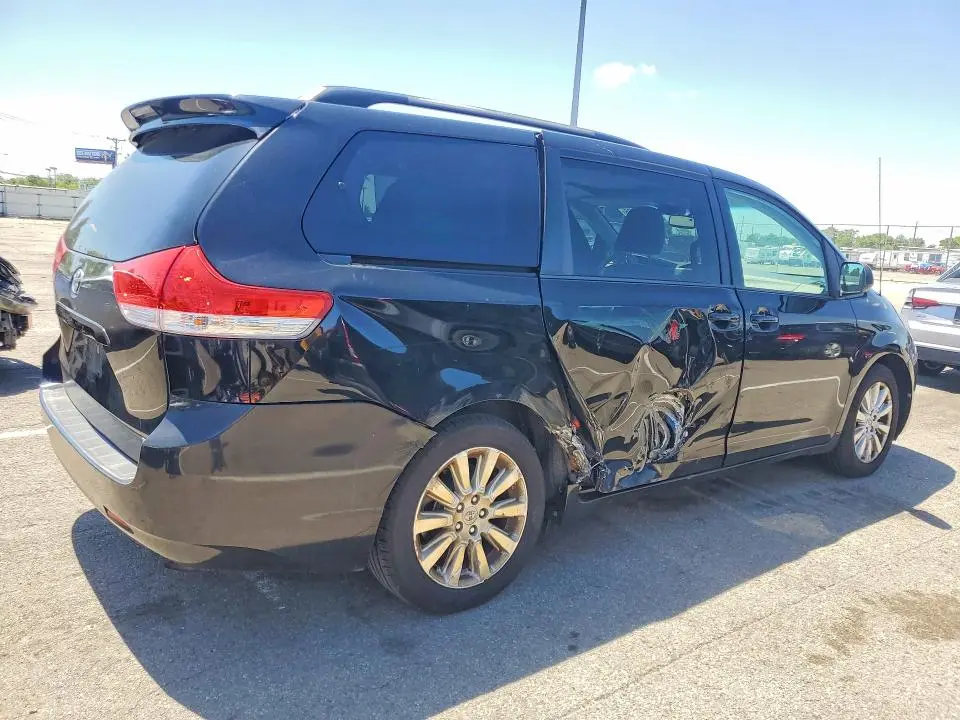 2012 TOYOTA SIENNA XLE 7-PASSENGER  