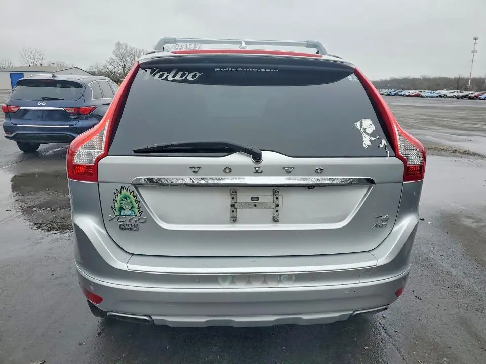 2017 VOLVO XC60 T6 DYNAMIC  
