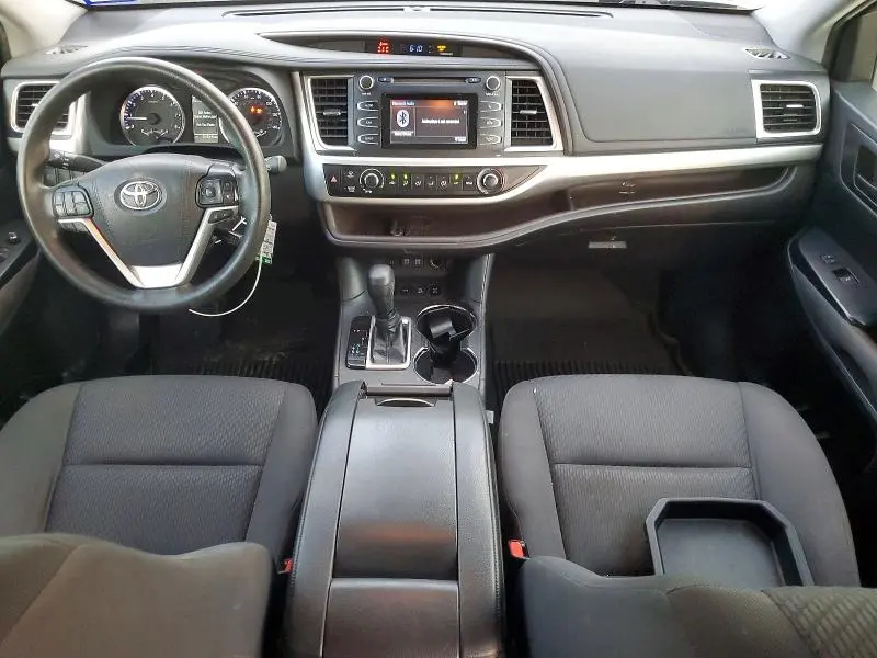 2019 TOYOTA HIGHLANDER LE  