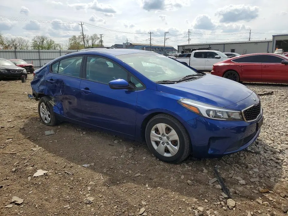 2017 KIA FORTE LX  