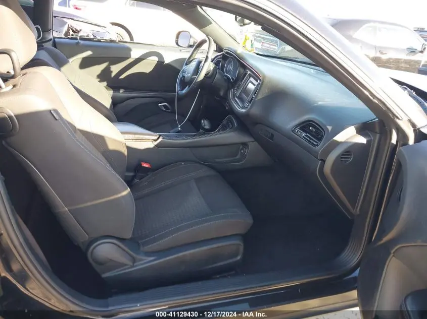 2016 DODGE CHALLENGER SXT