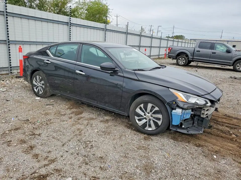 2019 NISSAN ALTIMA S  