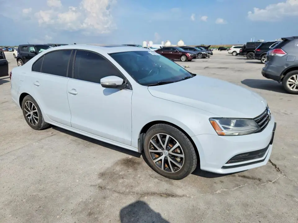 2018 VOLKSWAGEN JETTA SE  