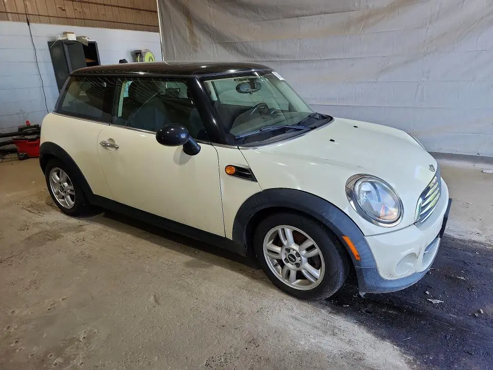 2013 MINI COOPER   
