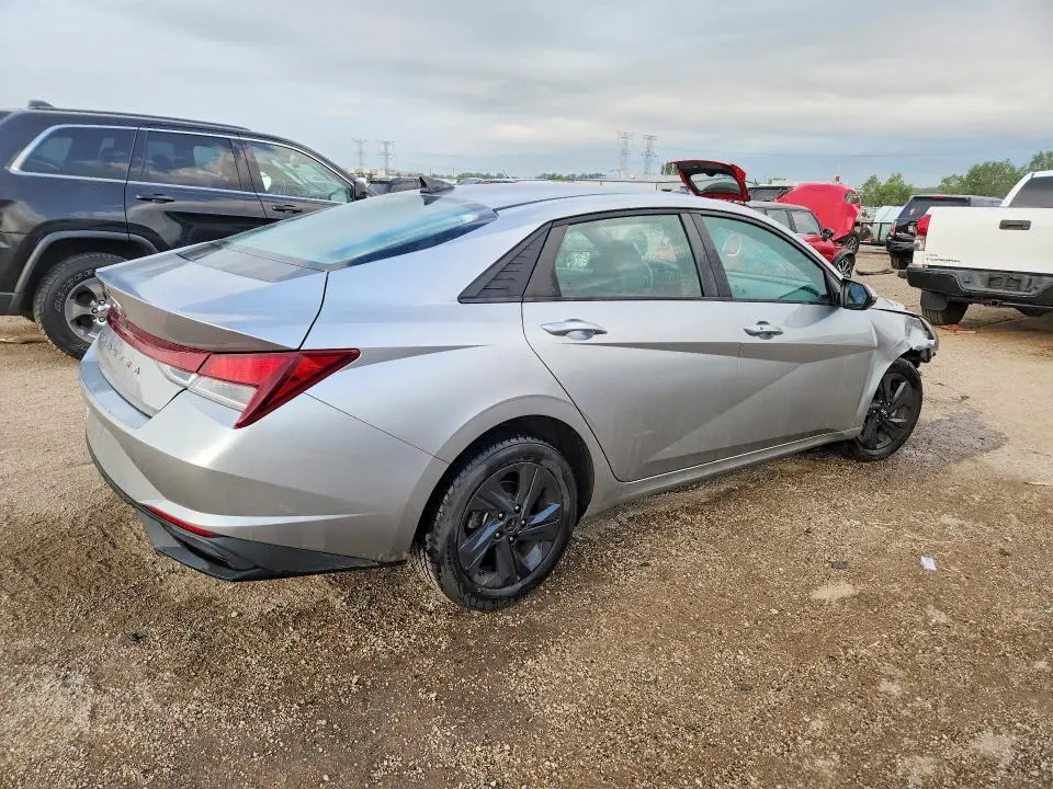 2021 HYUNDAI ELANTRA SEL  