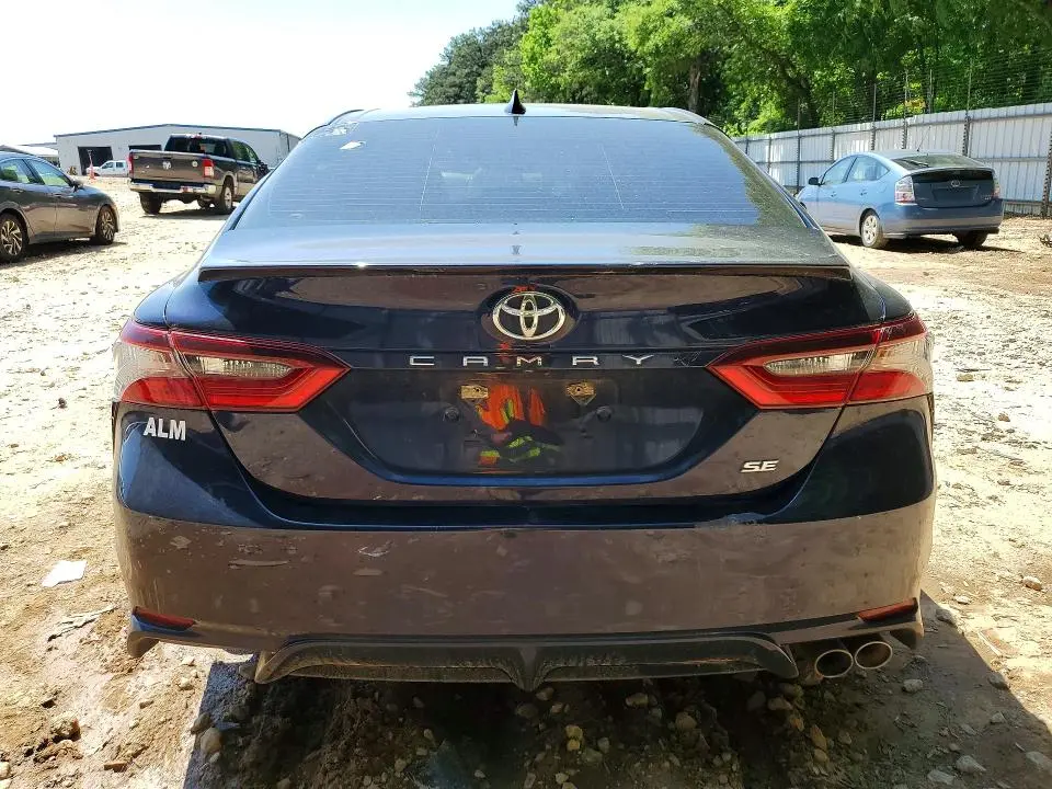 2022 TOYOTA CAMRY SE  
