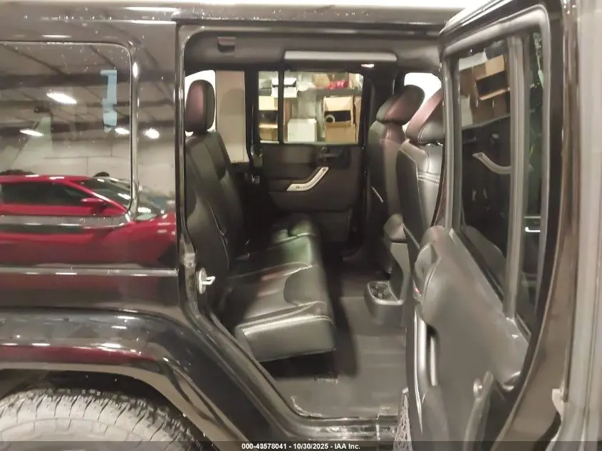 2017 JEEP WRANGLER UNLIMITED SAHARA 4X4