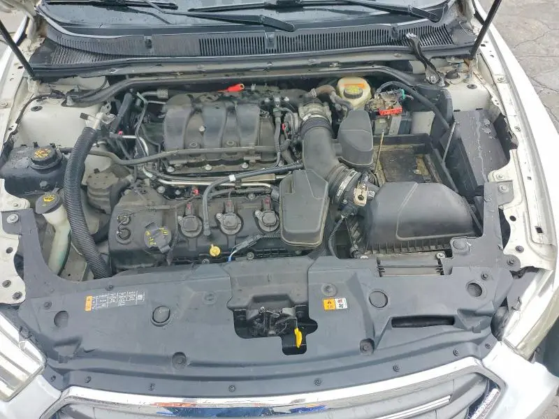 2013 FORD TAURUS SE  