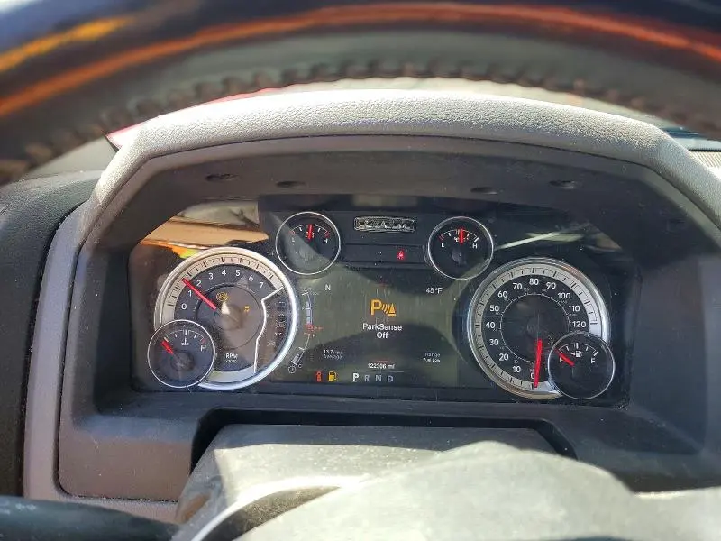 2016 RAM 1500 SLT  