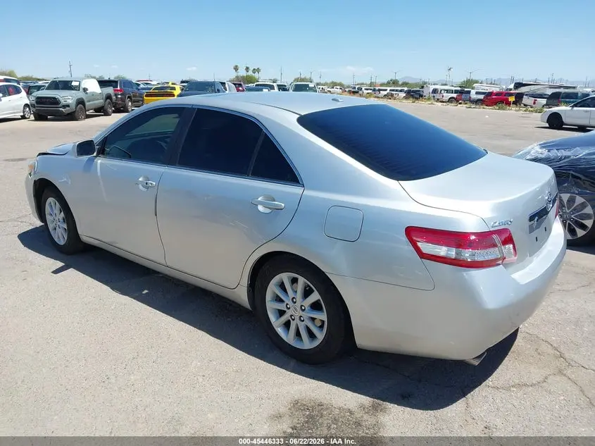 2010 TOYOTA CAMRY XLE V6