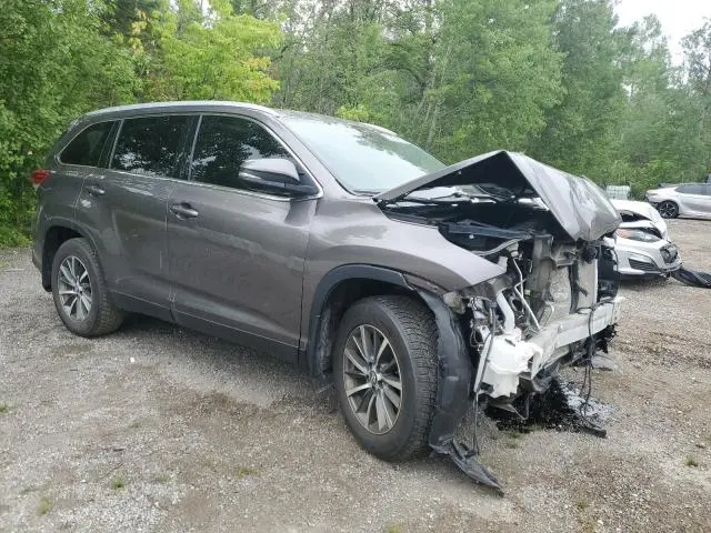 2019 TOYOTA HIGHLANDER SE  