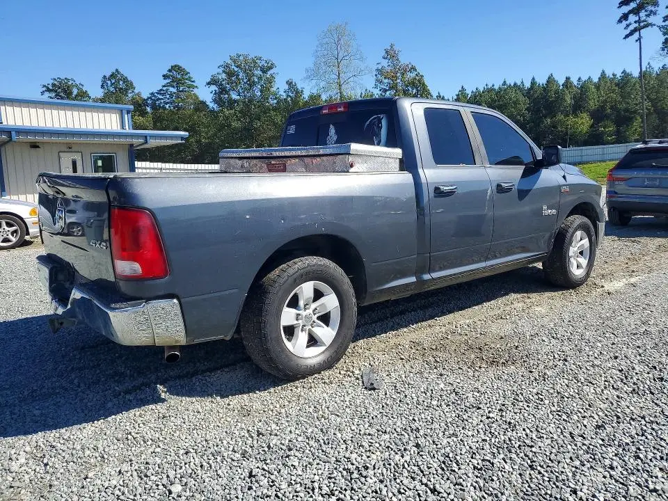 2017 RAM 1500 SLT  
