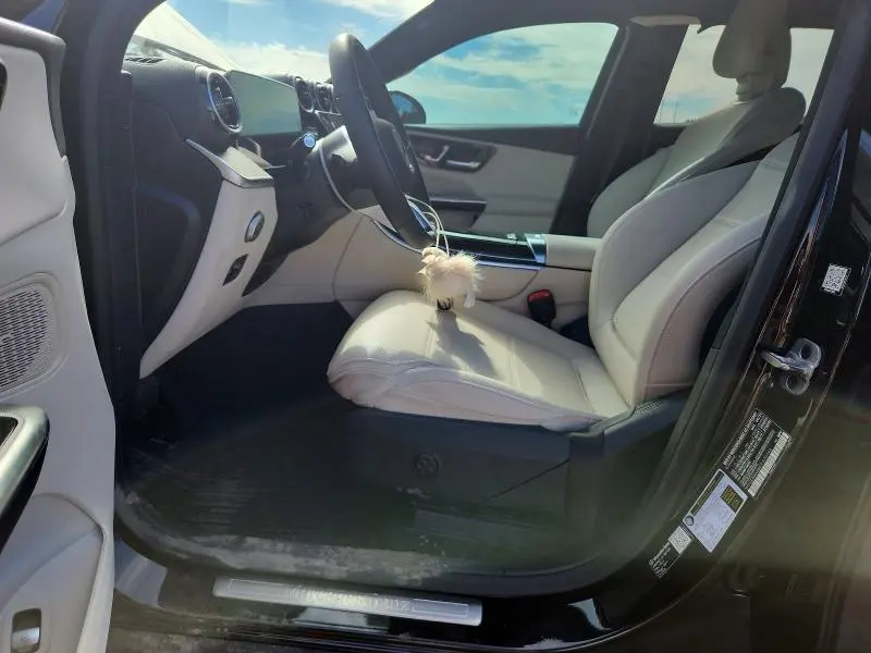 2026 MERCEDES-BENZ GLC 300  