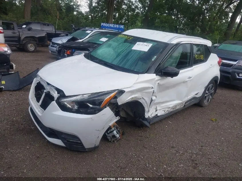 2018 NISSAN KICKS SR
