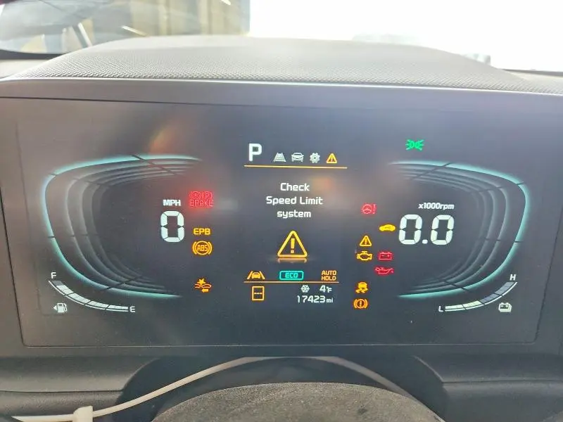 2023 KIA NIRO LX  