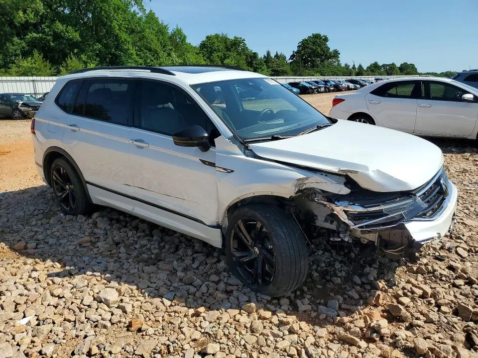 2024 VOLKSWAGEN TIGUAN SE R-LINE BLACK  