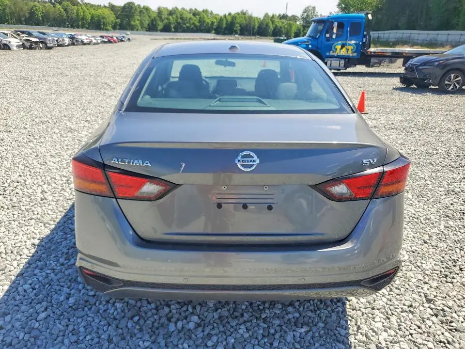2021 NISSAN ALTIMA SV  