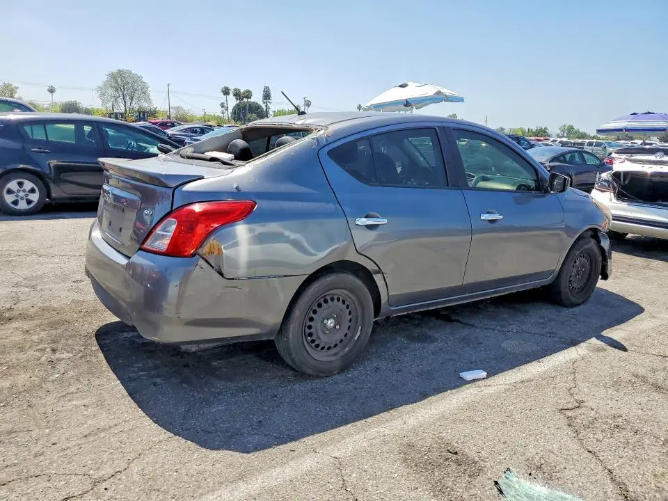 2018 NISSAN VERSA SV  