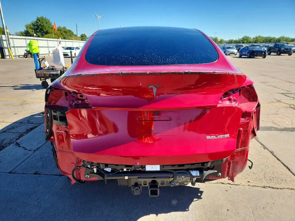 2025 TESLA MODEL Y   