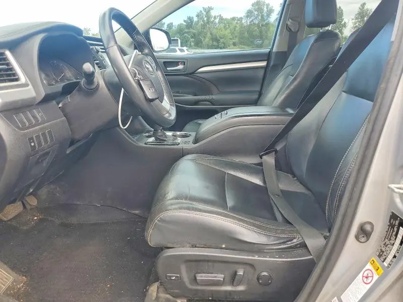 2015 TOYOTA HIGHLANDER XLE  