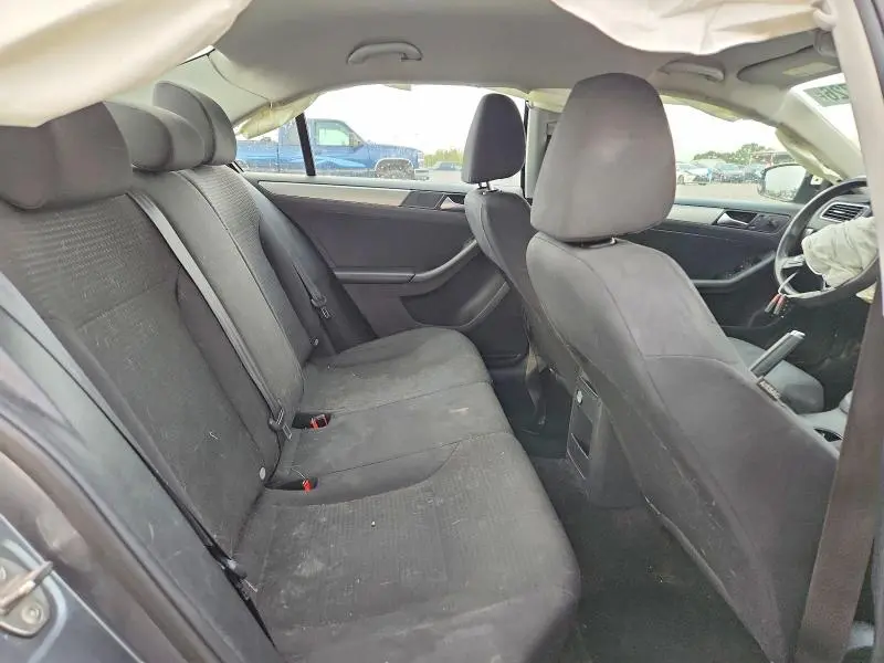 2016 VOLKSWAGEN JETTA SE  