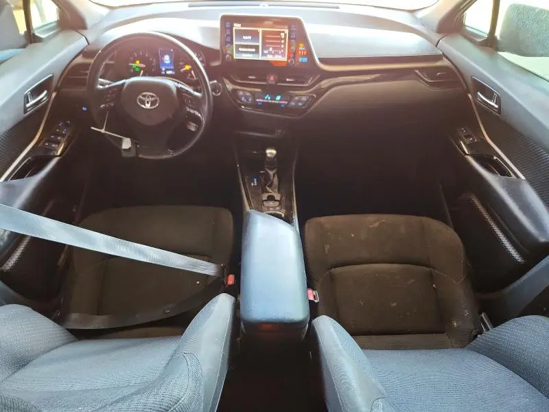 2019 TOYOTA C-HR XLE  