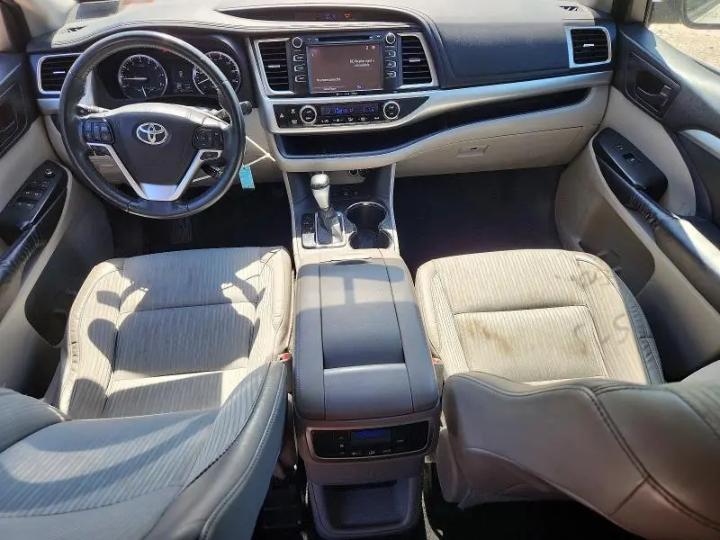 2016 TOYOTA HIGHLANDER LE PLUS  