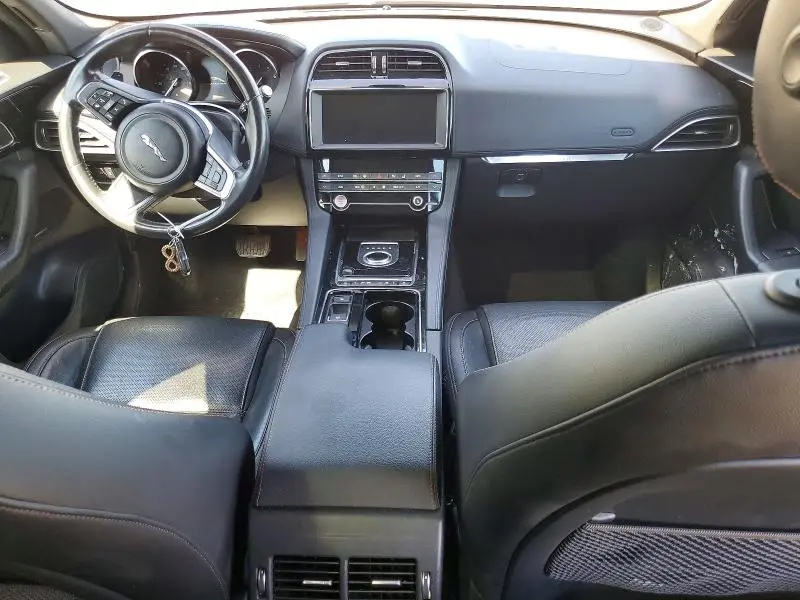 2020 JAGUAR F-PACE PRESTIGE  