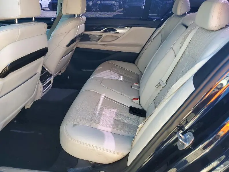 2018 BMW 750 XI  