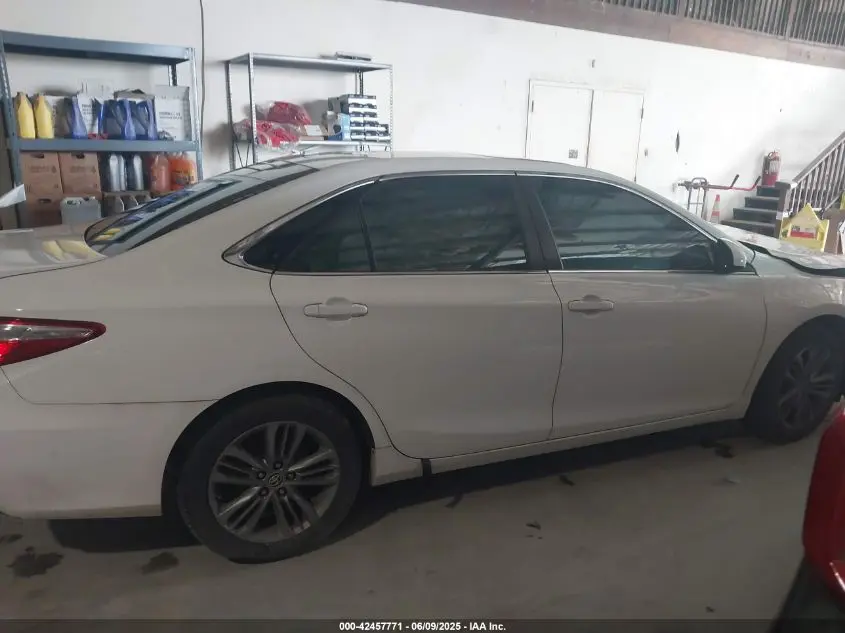 2015 TOYOTA CAMRY SE