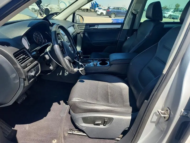 2013 VOLKSWAGEN TOUAREG V6  