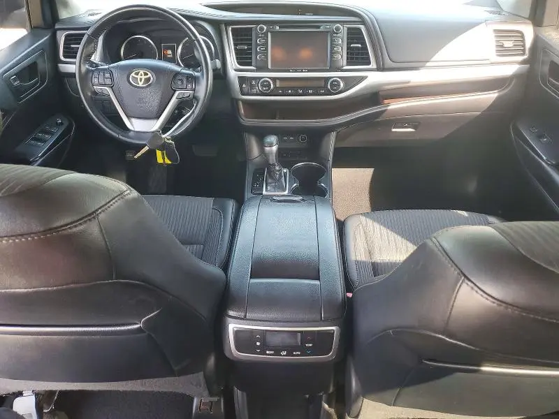 2019 TOYOTA HIGHLANDER LE PLUS  