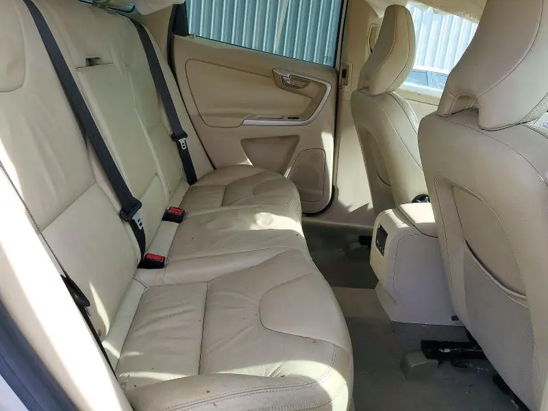 2011 VOLVO XC60 3.2  