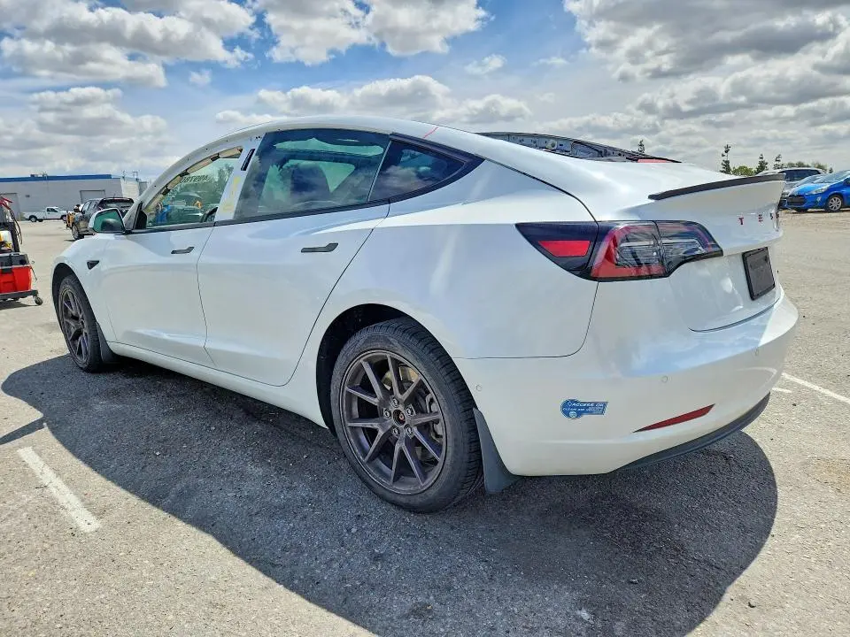 2021 TESLA MODEL 3   