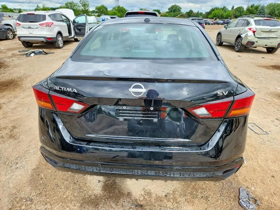 2023 NISSAN ALTIMA SV  