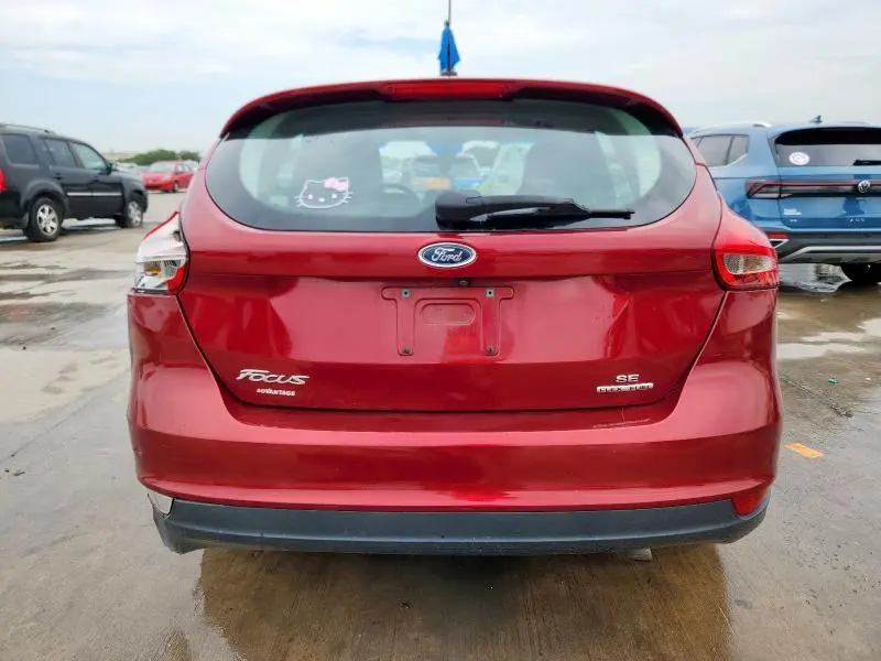 2016 FORD FOCUS SE  