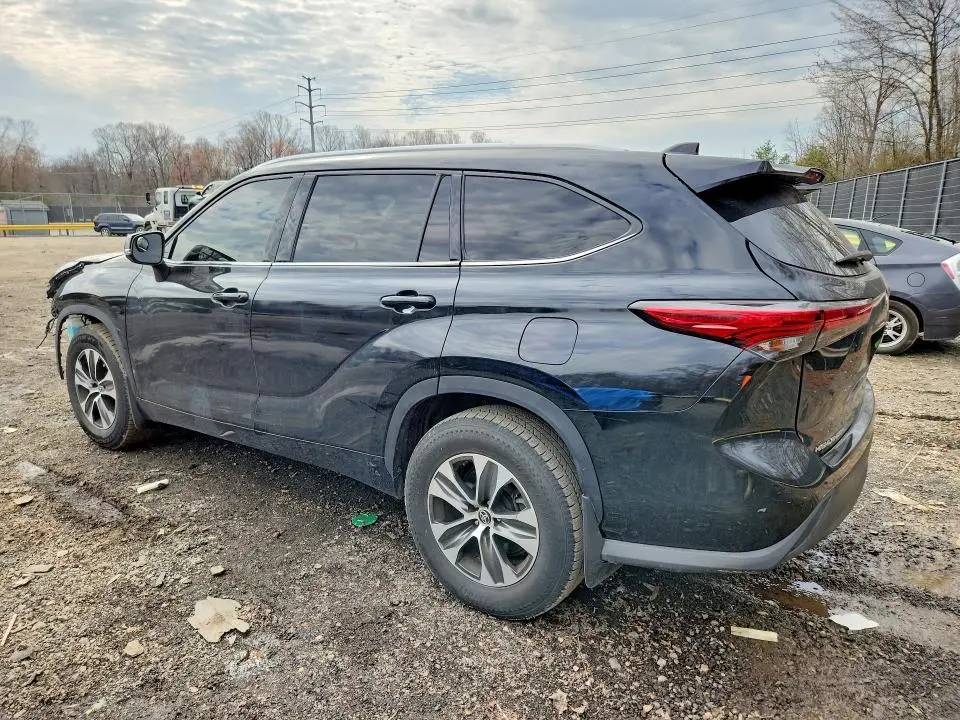 2020 TOYOTA HIGHLANDER XLE  