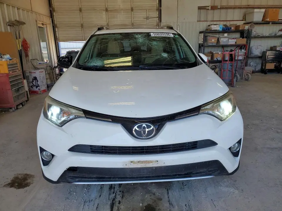 2016 TOYOTA RAV4 XLE  