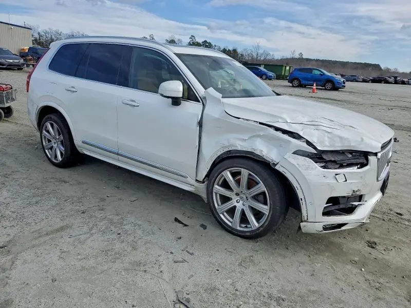 2018 VOLVO XC90 T6  
