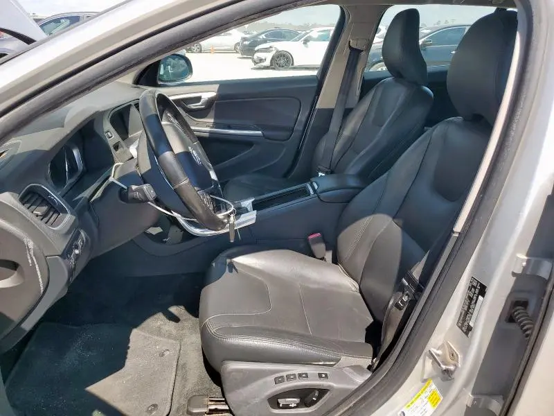 2016 VOLVO V60 T5 PREMIER  