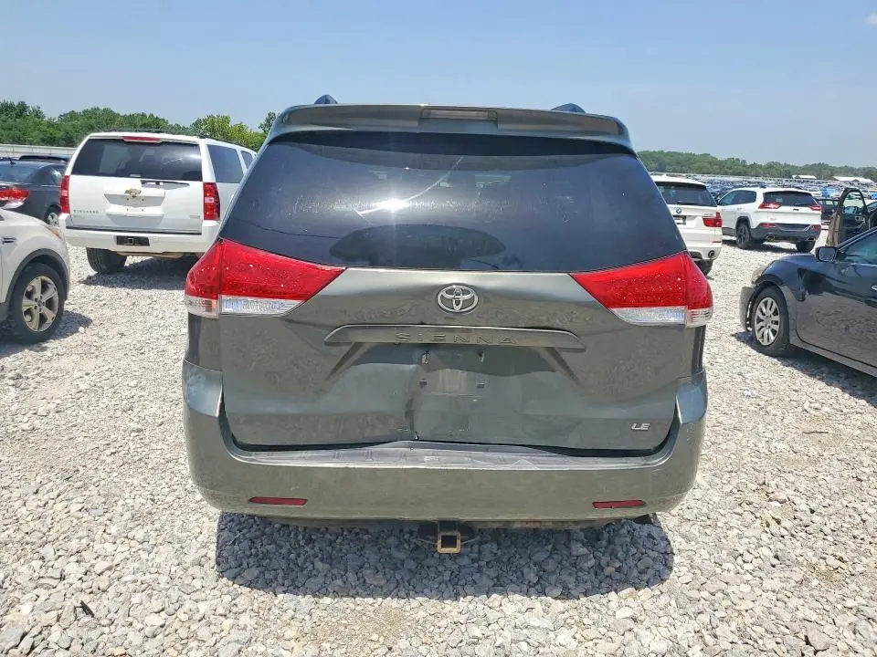 2011 TOYOTA SIENNA   