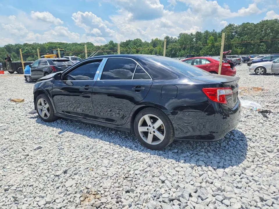 2014 TOYOTA CAMRY SE  