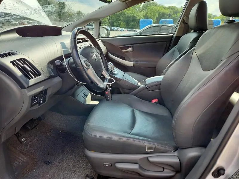 2010 TOYOTA PRIUS V  