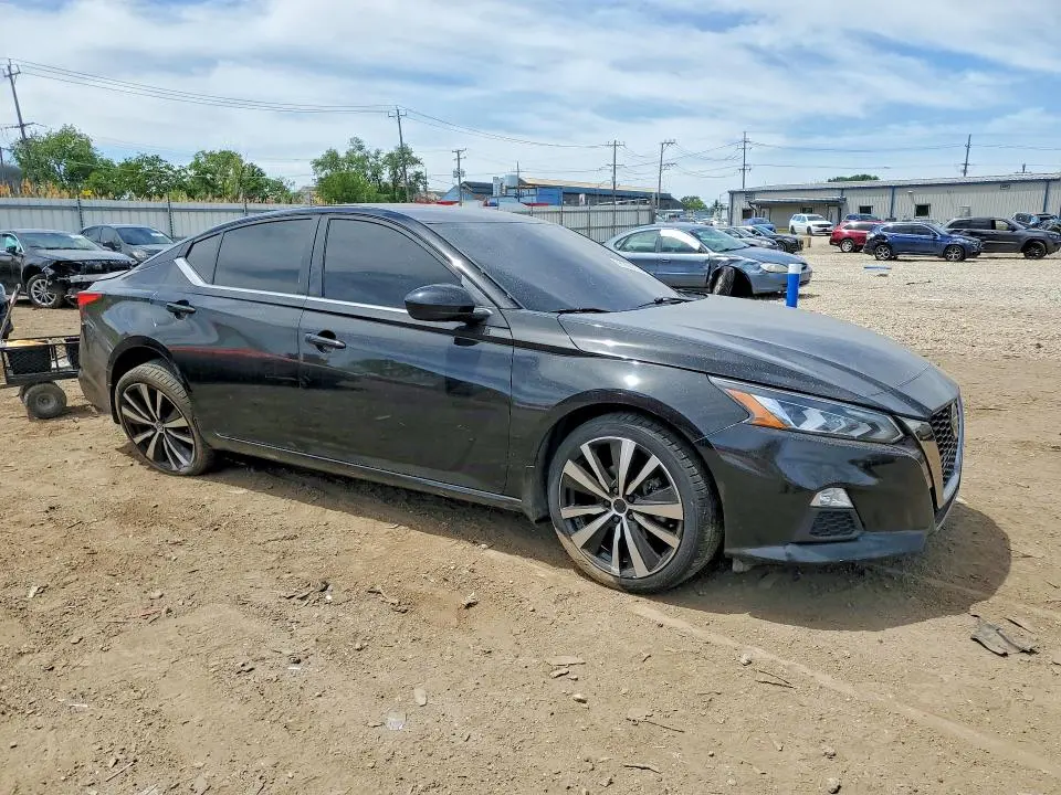 2020 NISSAN ALTIMA SR  
