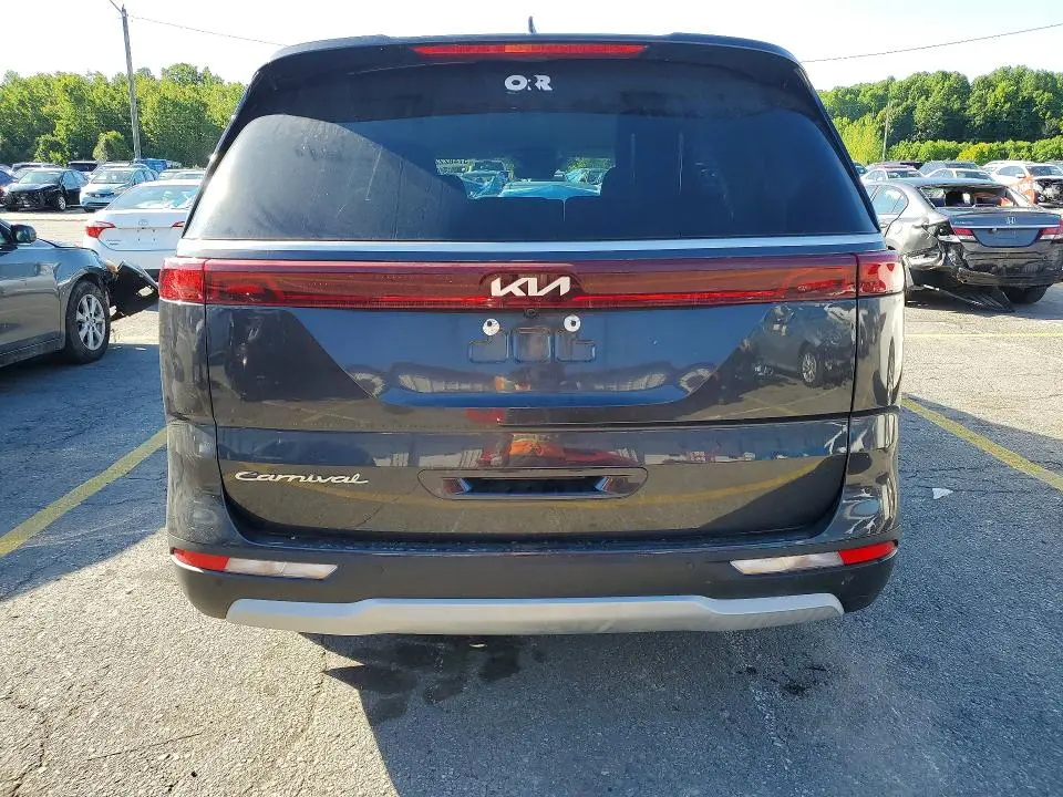 2022 KIA CARNIVAL LX  