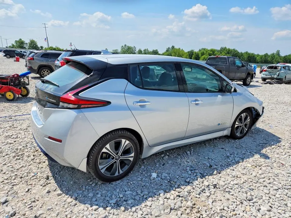 2019 NISSAN LEAF SL  