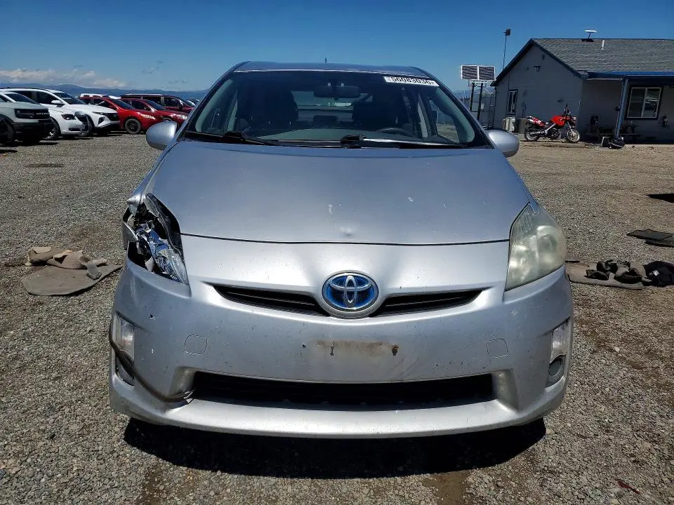 2010 TOYOTA PRIUS III  